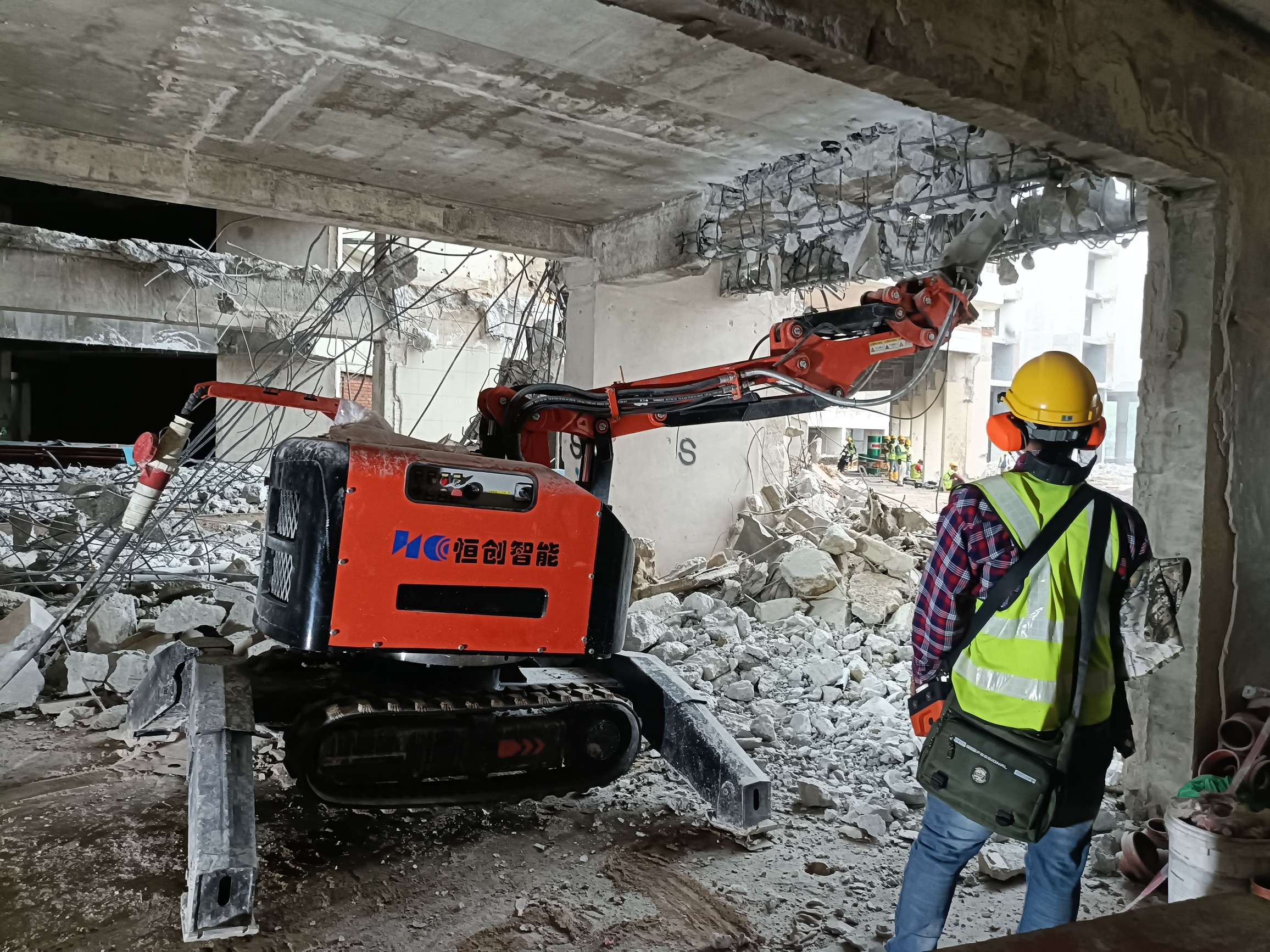 破拆機器人建筑拆除